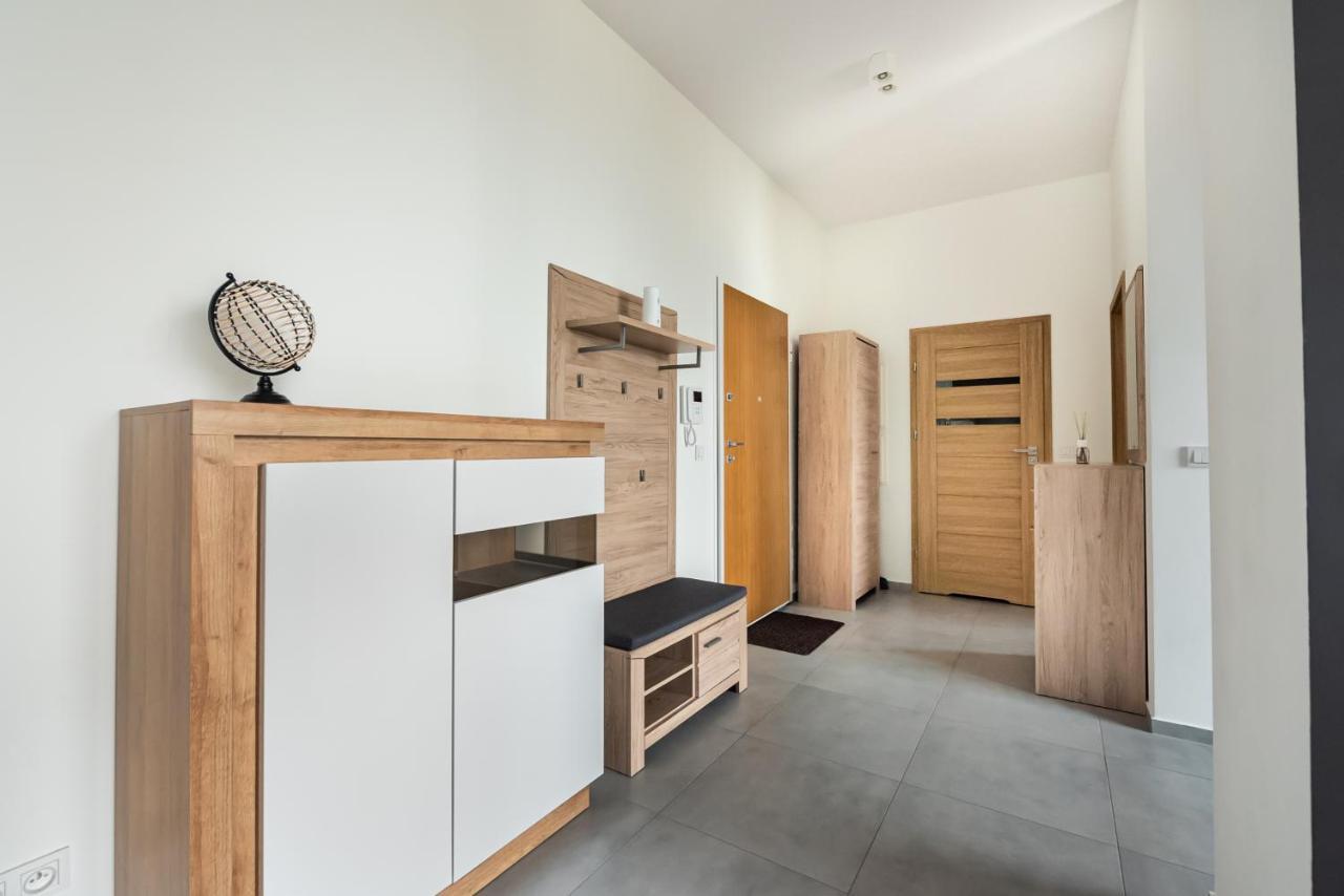Metro Imielin 13Th Floor Apartment Варшава Экстерьер фото